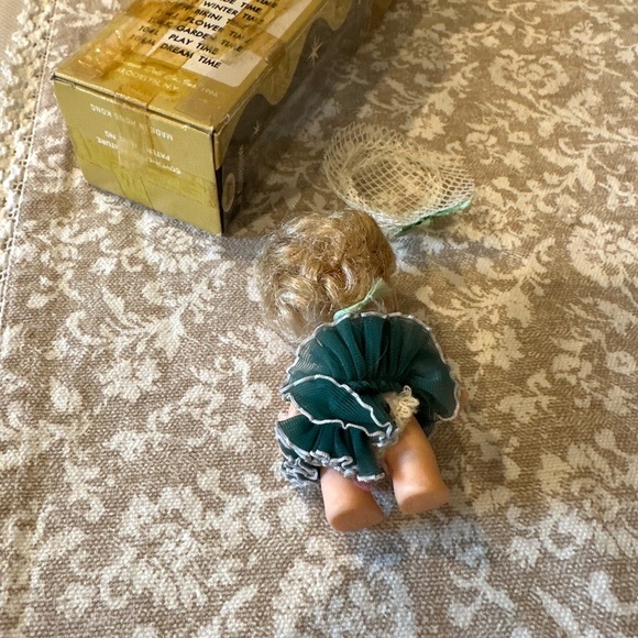 Vintage 1966 Mini Doll ‘Pee Wee’ Pocket Size with original box, removable hat - Picture 8 of 16